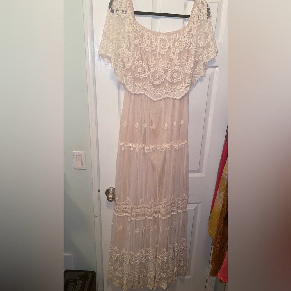 Vici off the shoulder lace maxi dress size M